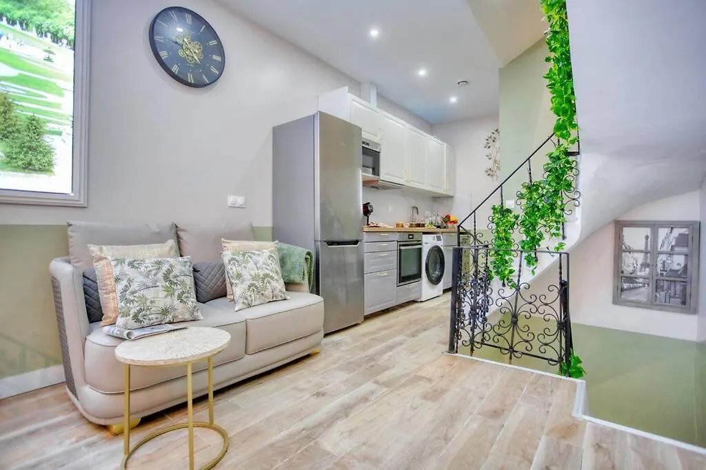 Le Nid Parisien Triplex Cosy Et Chaleureux Apartment  Paris
