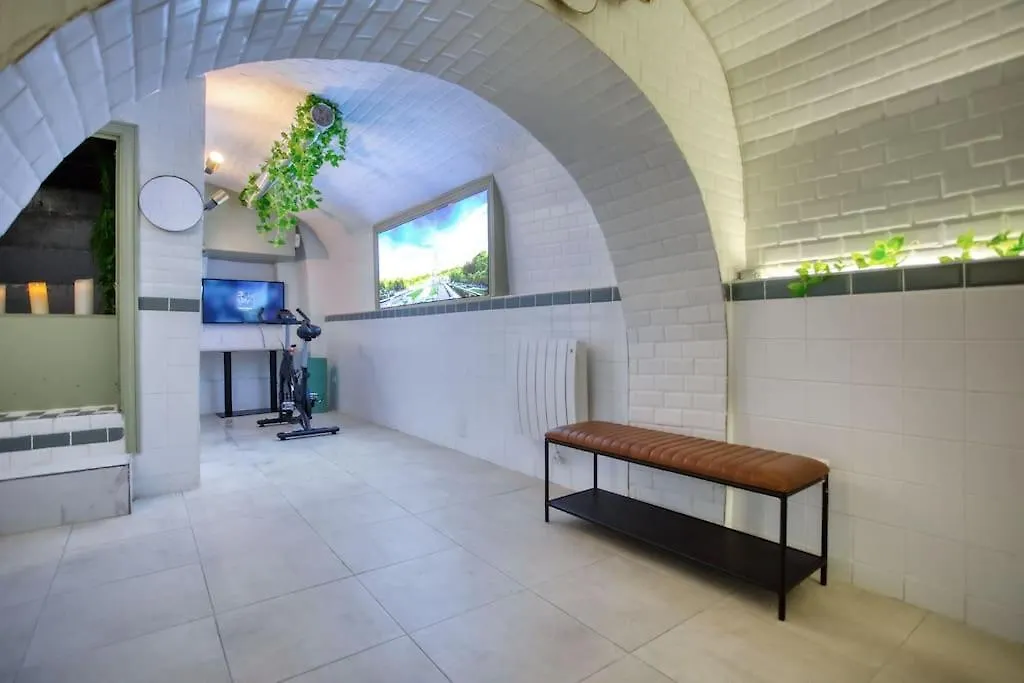 Le Nid Parisien Triplex Cosy Et Chaleureux Apartment 0*, Paris France